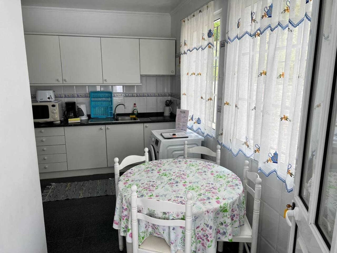 Comfortable 2-Bedroom Apartment For Relaxing Stays Funchal  Exterior photo